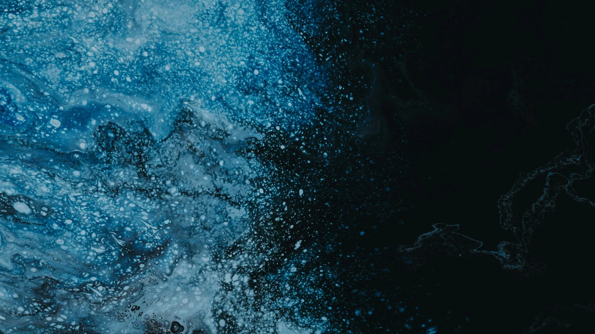 抽象蓝黑流畅艺术4K壁纸