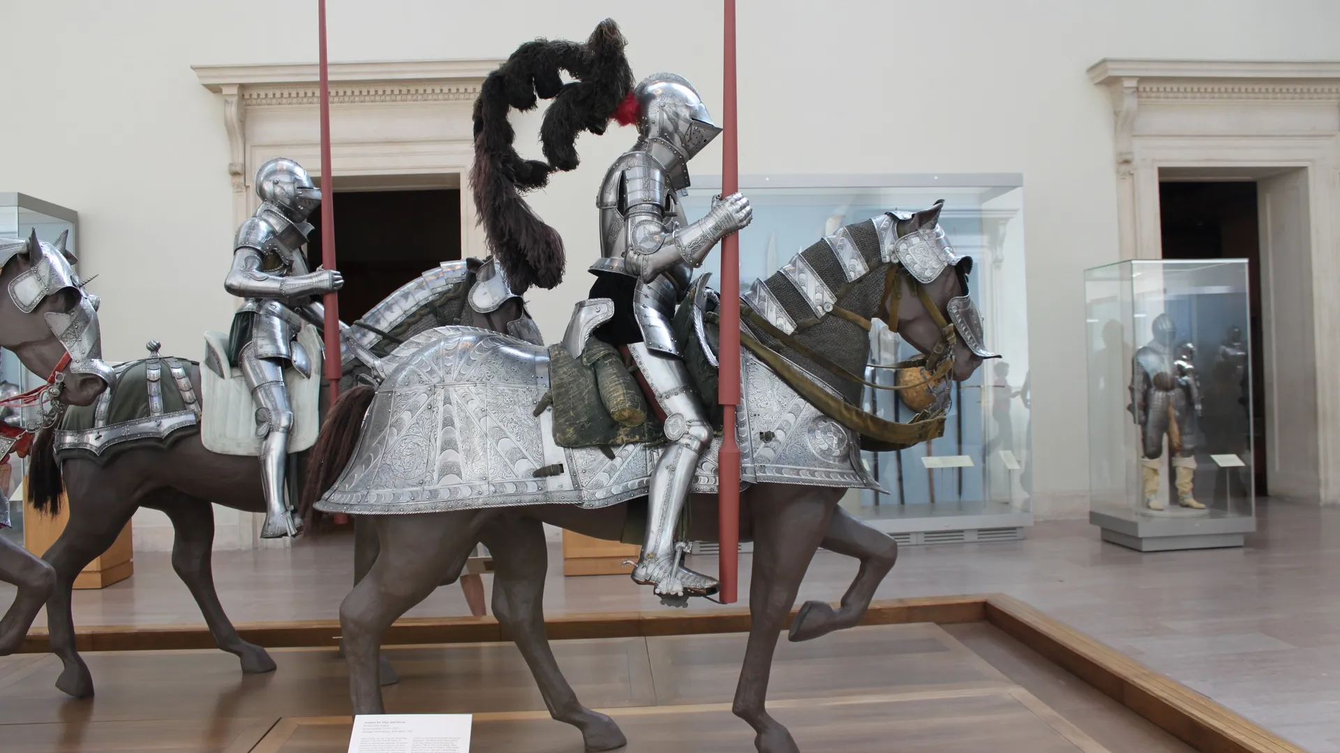 中世纪骑士盔甲4K电脑壁纸