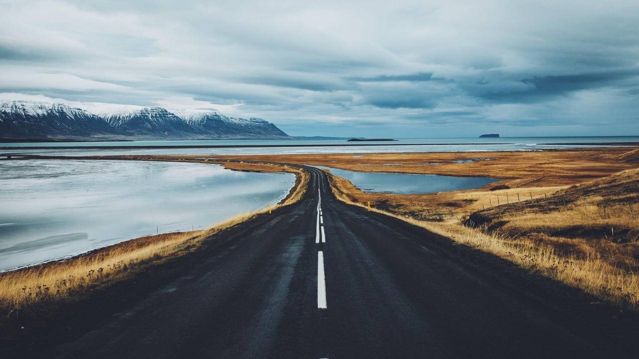 风景公路草地自然风光滑板壁纸