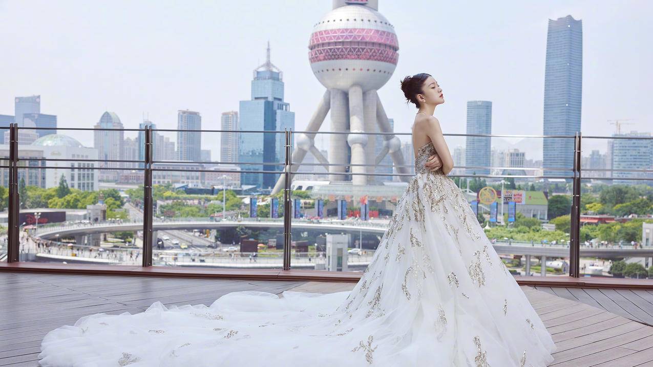 张雪迎东方明珠礼服4K壁纸