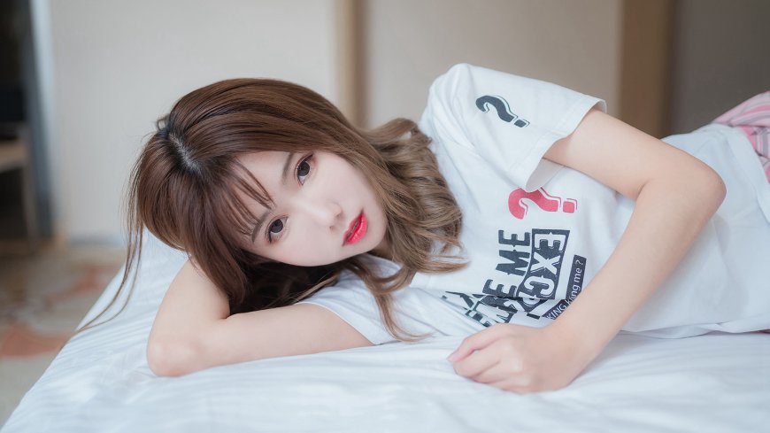 长发小清新美女壁纸