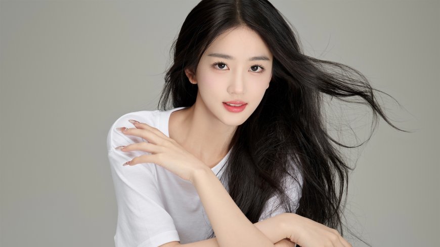 长发白裙美女潘敏高清壁纸