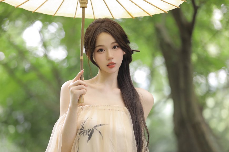 漂亮古风美女·森林护眼4K壁纸